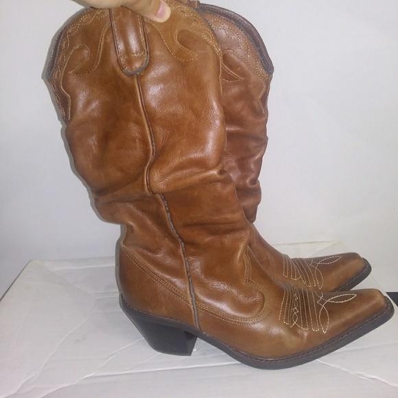 Maripe pointed toe boots - Picture 3 of 6